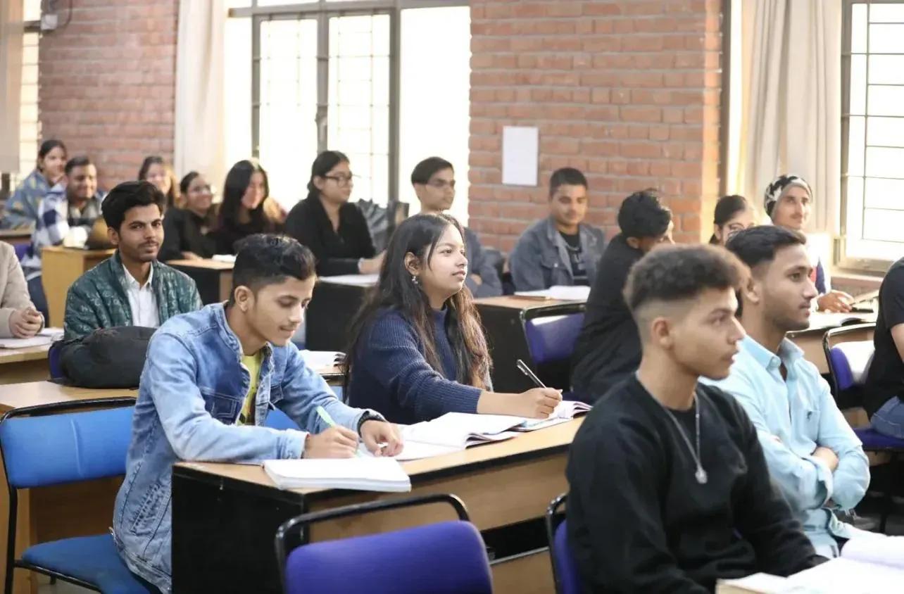 Aligarh Muslim University Online